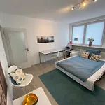 Schoenes Privatzimmer Duesseldorf Oberkassel