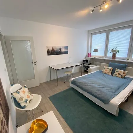 Privatunterkunft Schones Oberkassel *